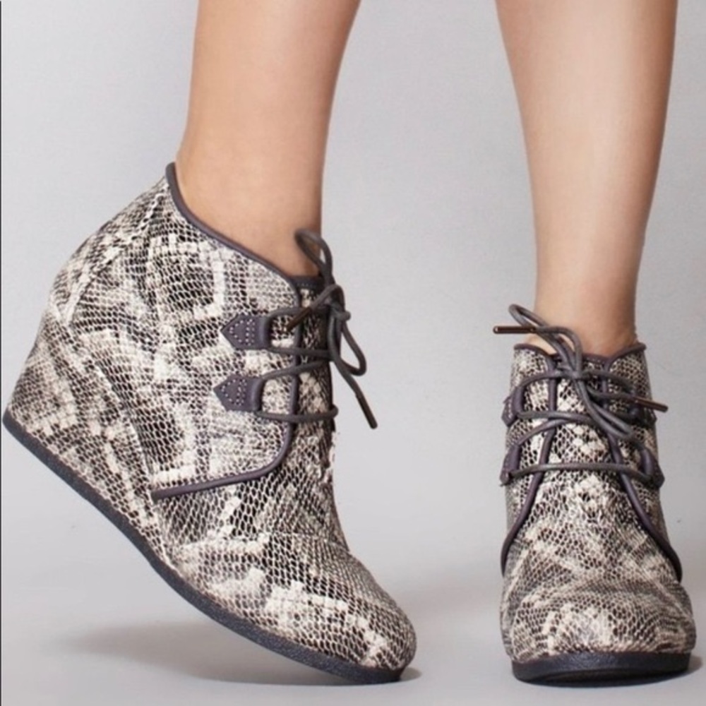 TOMS Kala Wedge Bootie Snake Print. Brand new, never worn. Size 7.5.